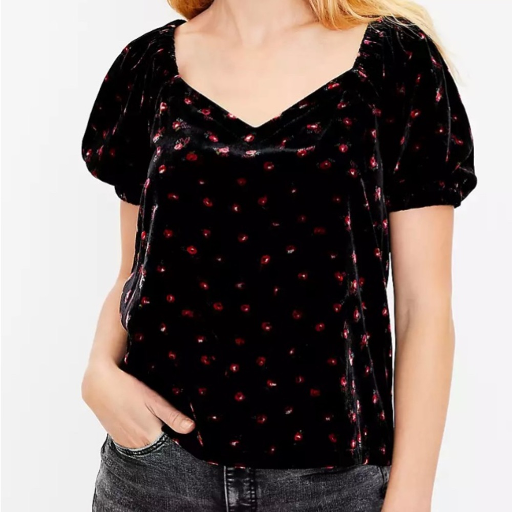 PETITE FLORAL VELVET PUFF SLEEVE TOP